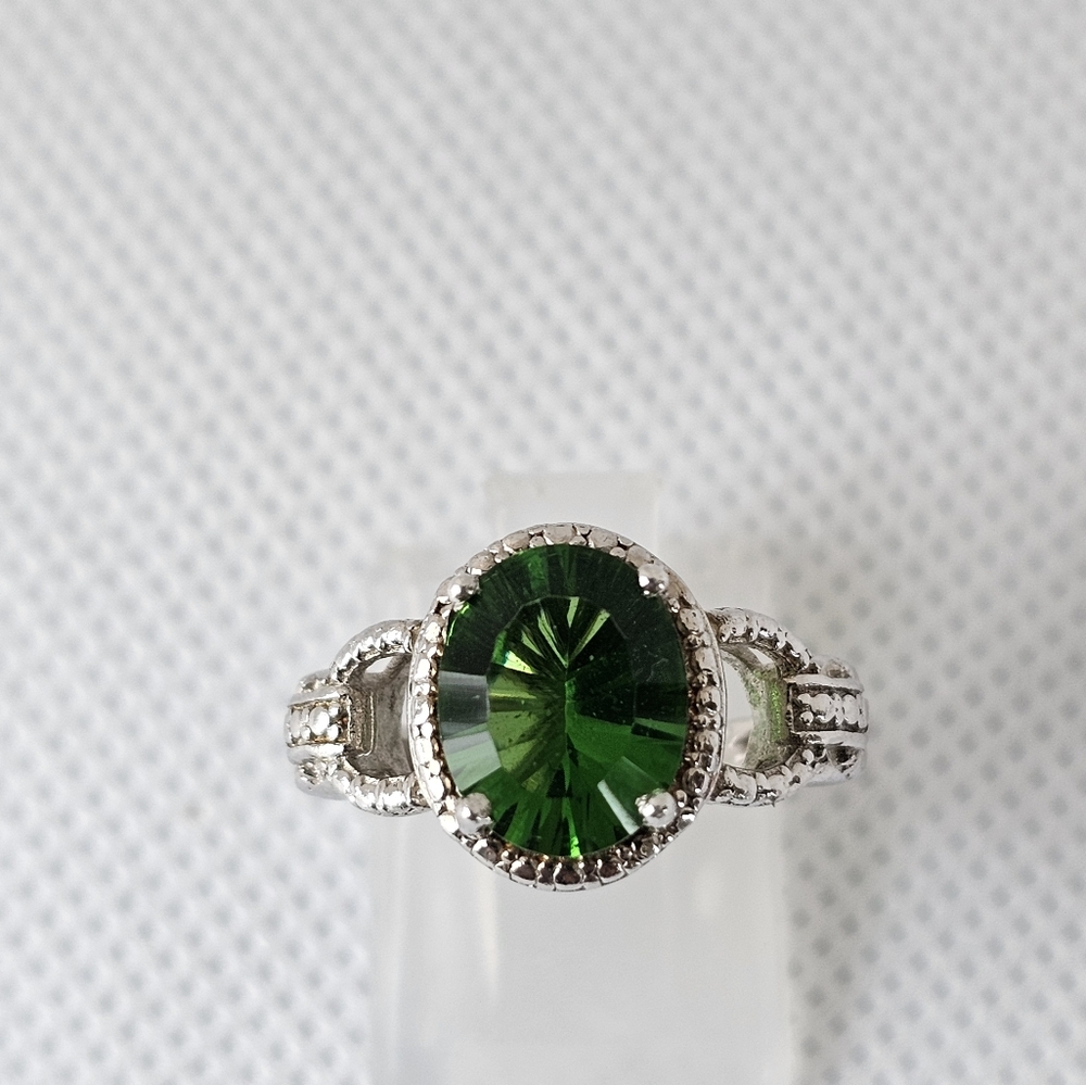 Unique Fantasy Cut Chrome Diopside Ring in Platinum Over Sterling Silver Size 5!